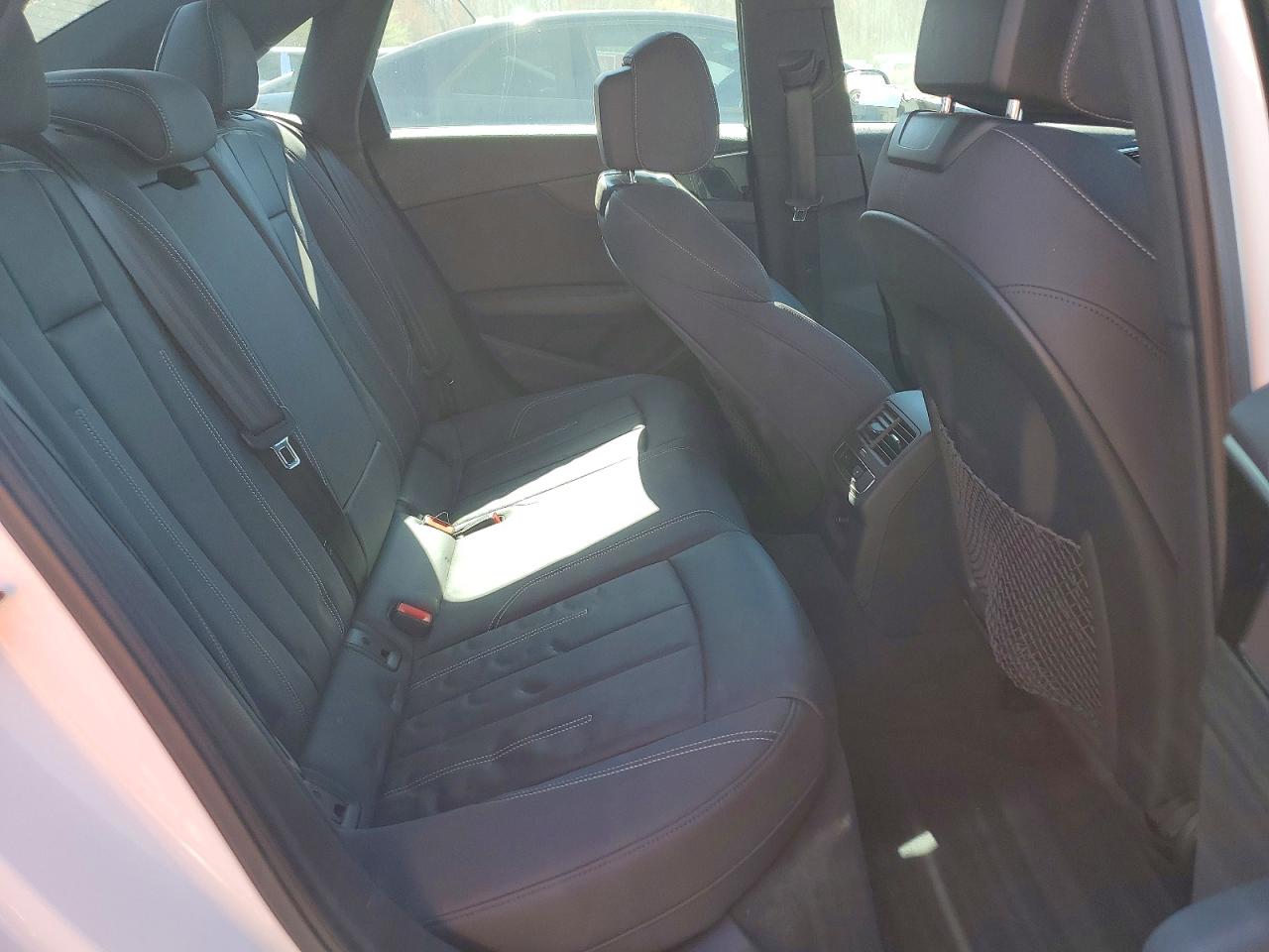 Audi A4 Premium 45