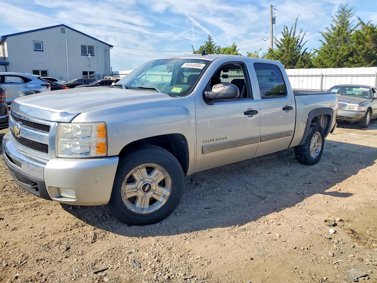 Salvage Chevrolet Silverado Image