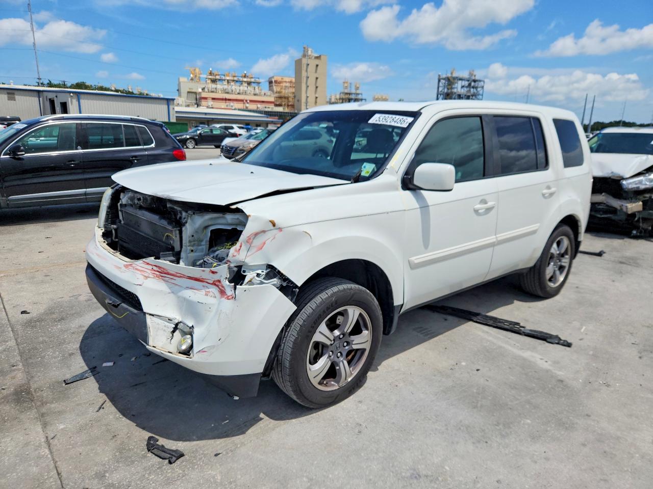 Salvage Honda Pilot Image