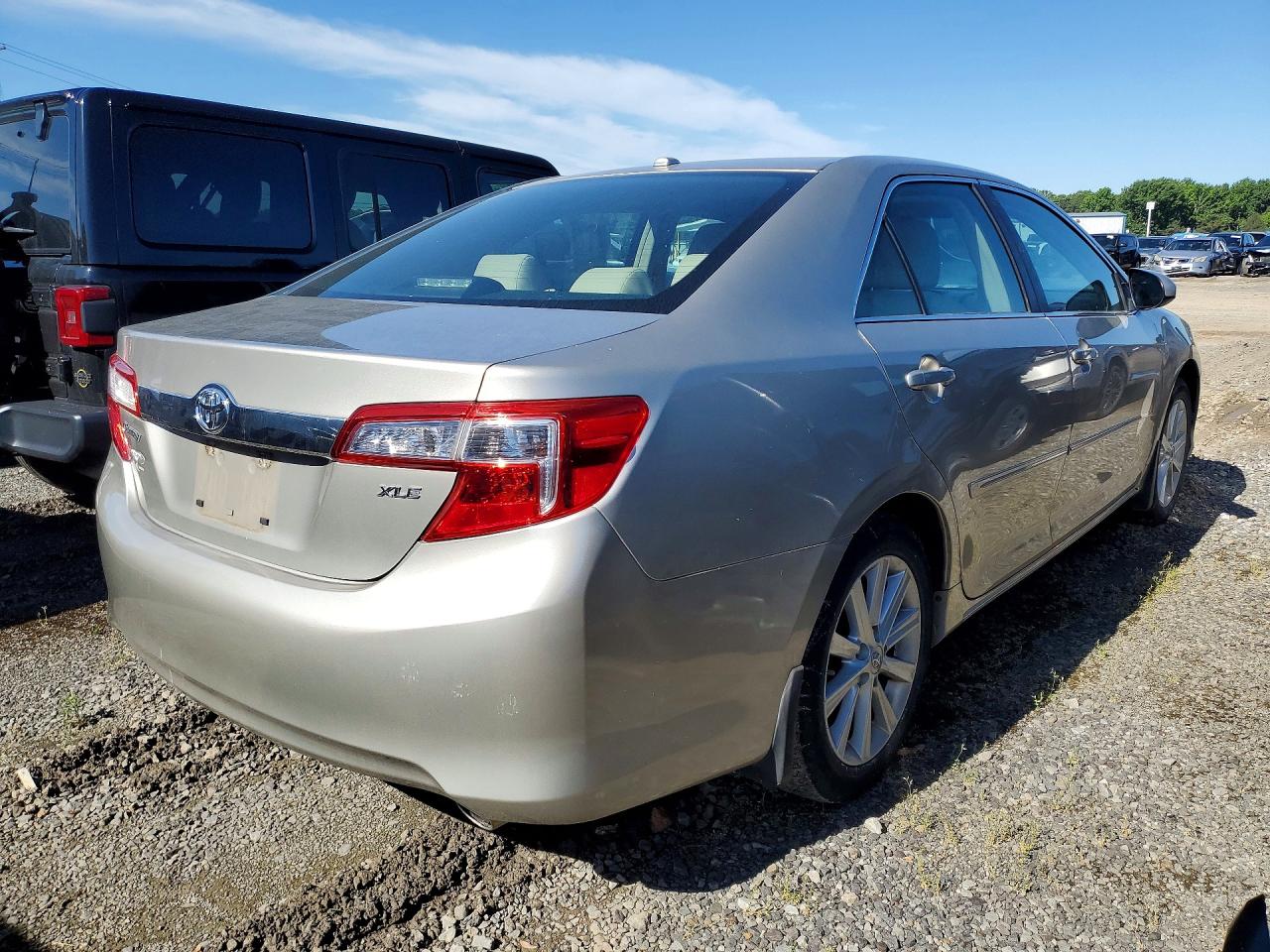 Toyota Camry Xle V6