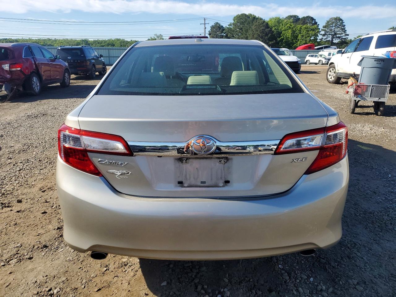 Toyota Camry Xle V6