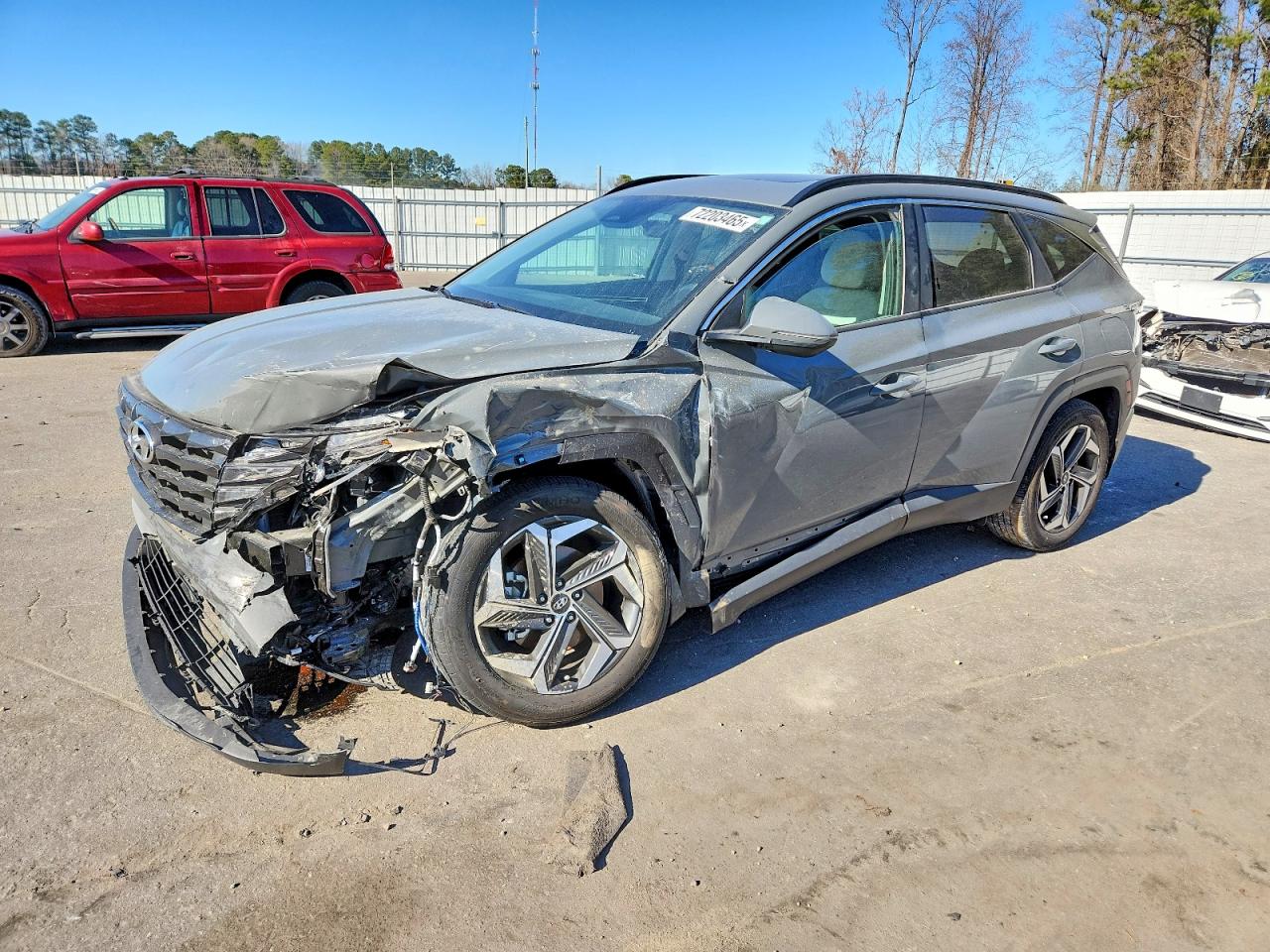 Salvage Hyundai TUCSON Image