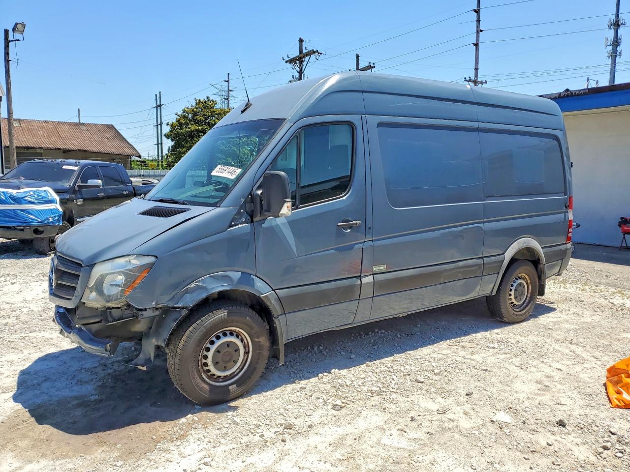 Salvage Mercedes-Benz Sprinter Image