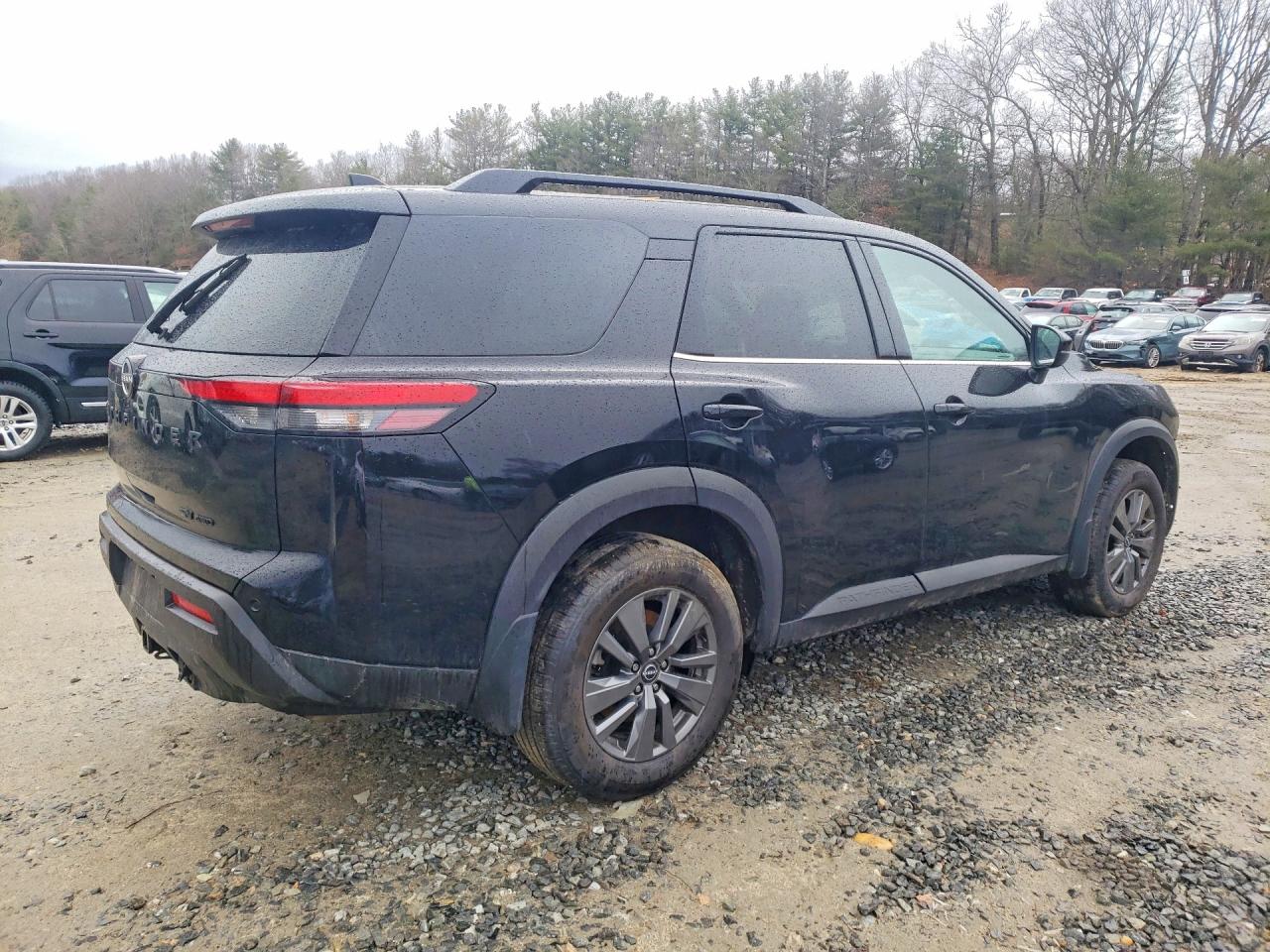 Nissan Pathfinder Sv