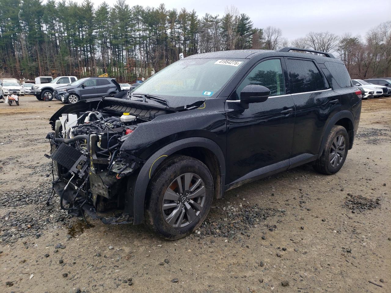 Salvage Nissan Pathfinder Image