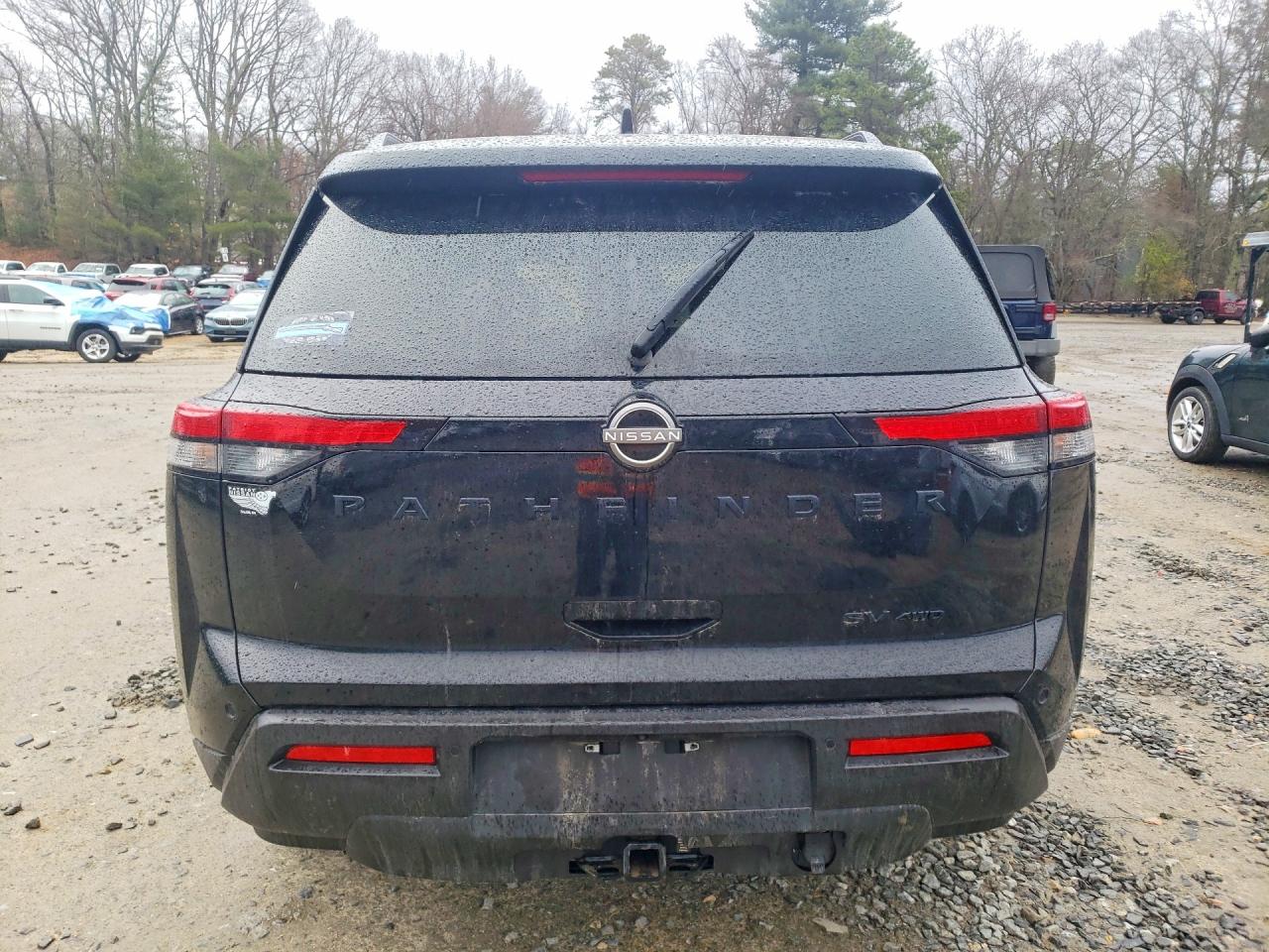 Nissan Pathfinder Sv