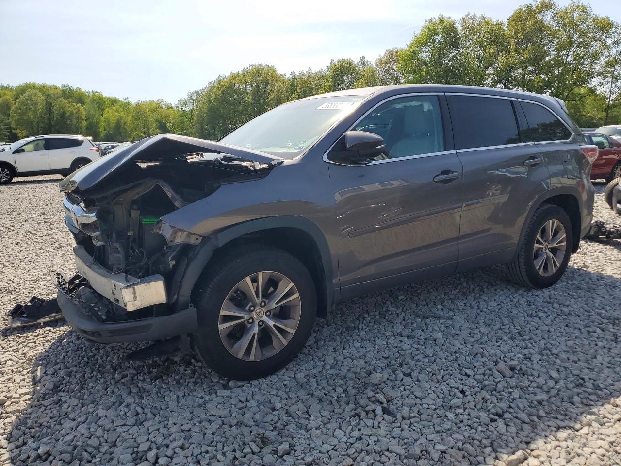 Salvage Toyota Highlander Image