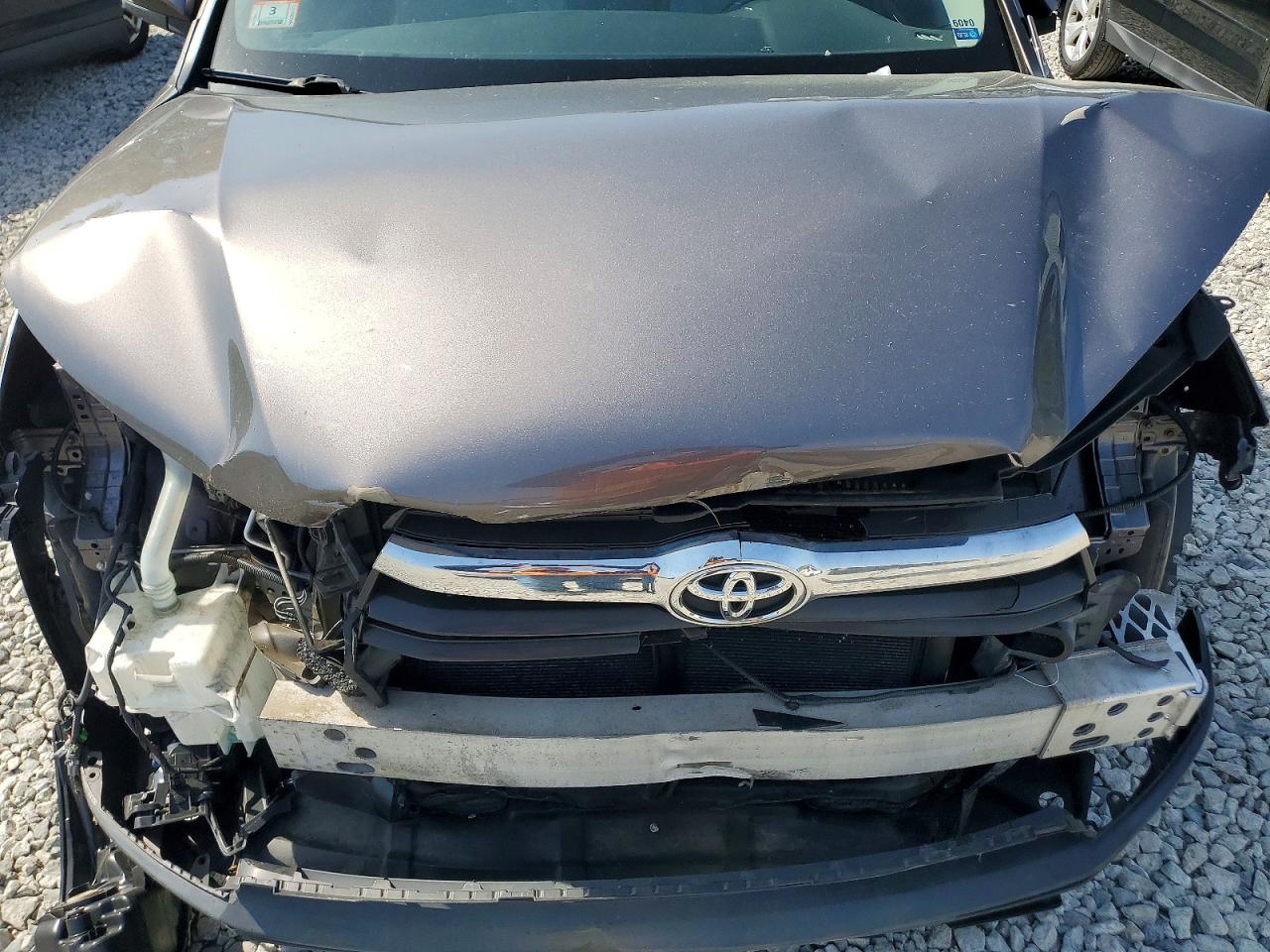 Toyota Highlander Le Plus