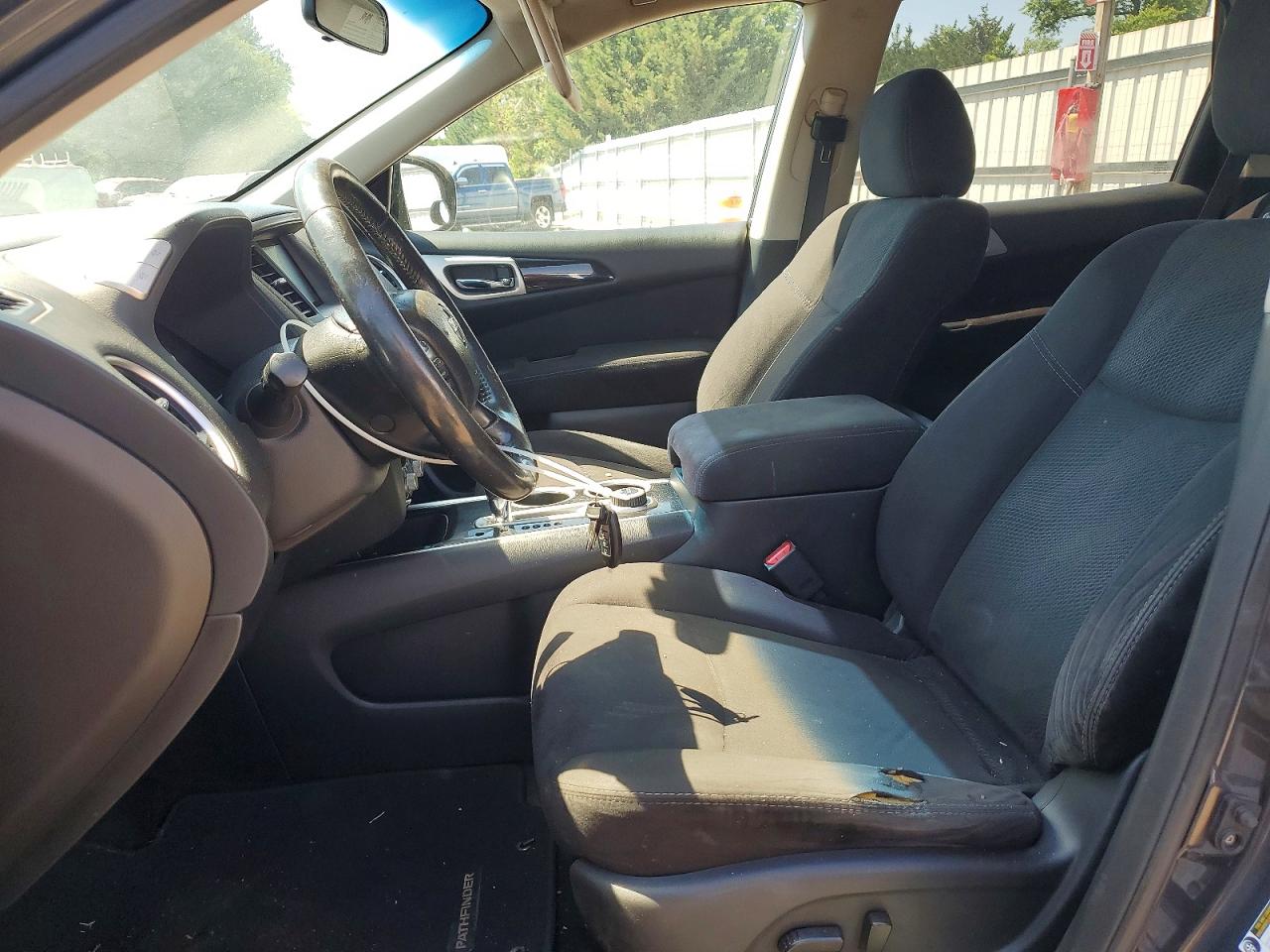 Nissan Pathfinder Sv