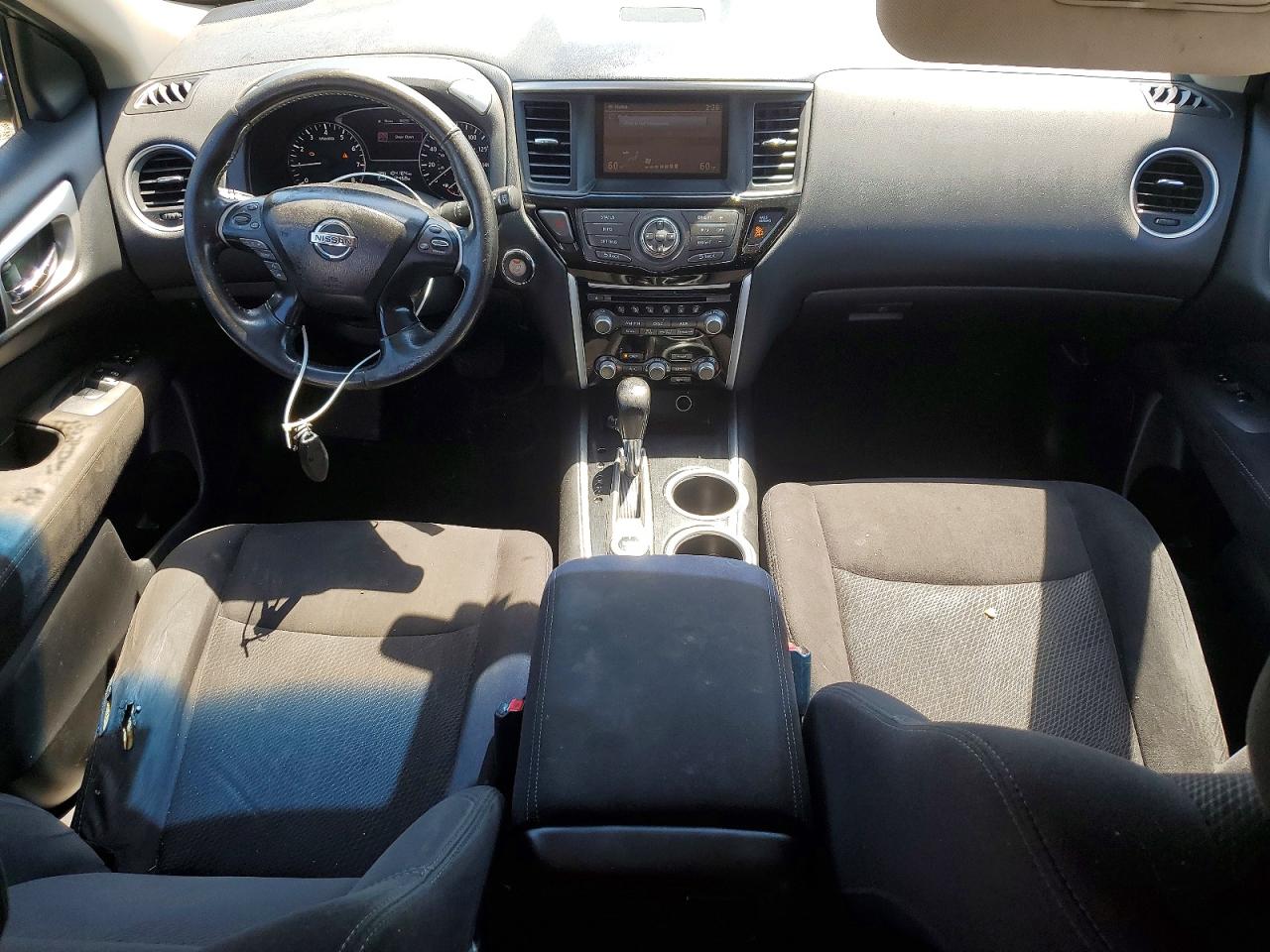 Nissan Pathfinder Sv