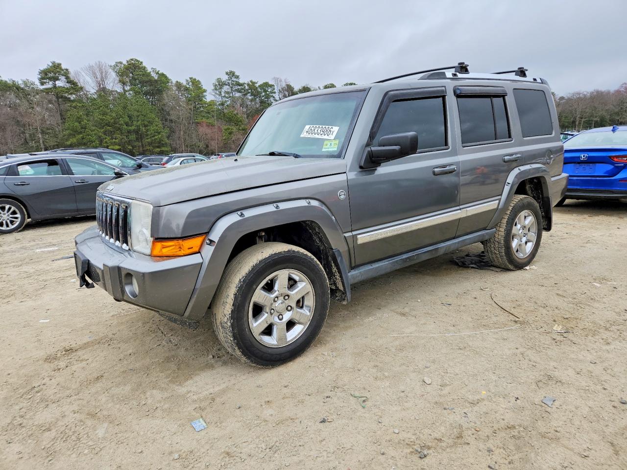 Salvage Jeep Commander Image