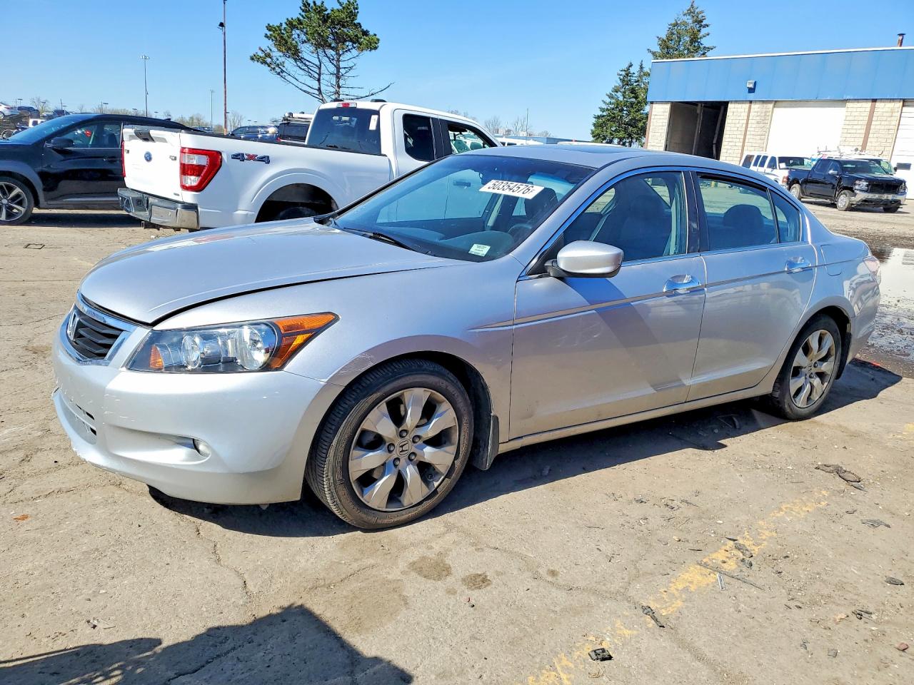 Salvage Honda Accord Image