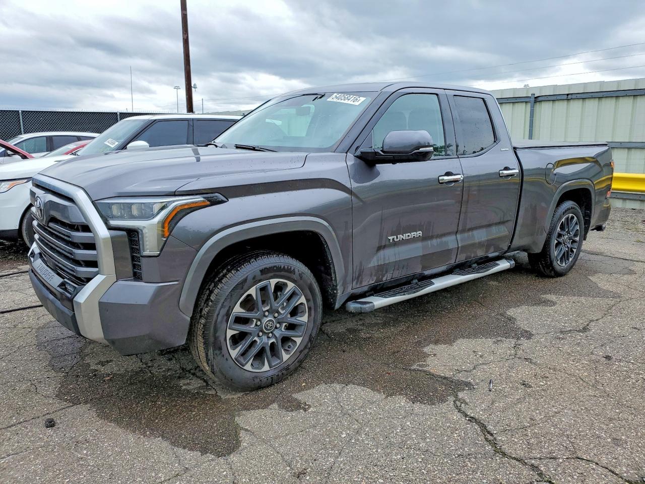 Salvage Toyota Tundra Image
