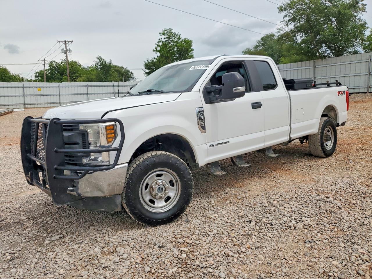 Salvage Ford F-350 Image