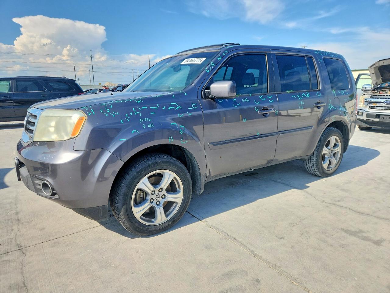 Salvage Honda Pilot Image