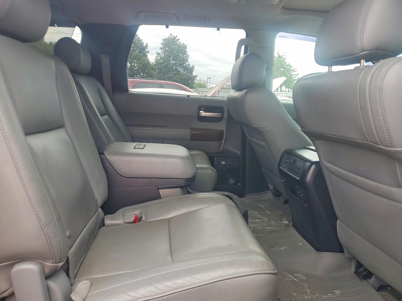Toyota Sequoia Platinum