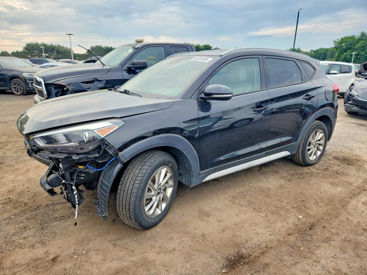 Salvage Hyundai TUCSON Image