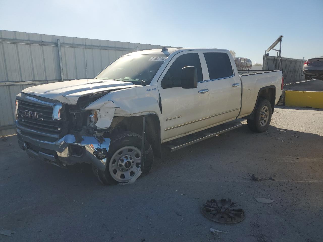 Salvage GMC Sierra Image