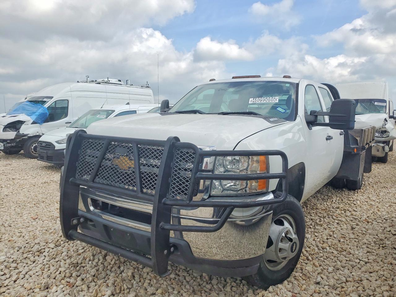 Salvage Chevrolet Silverado Image