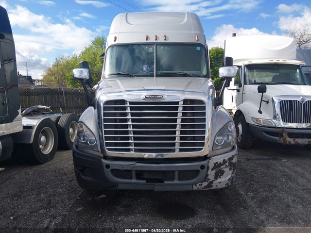 Freightliner Cascadia 125