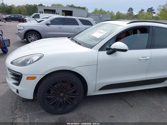 Porsche Macan S
