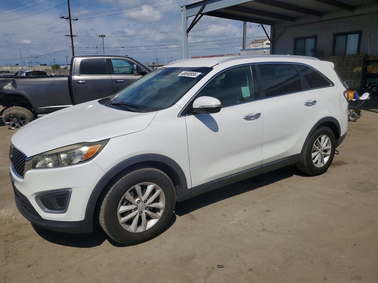 Salvage Kia Sorento Image