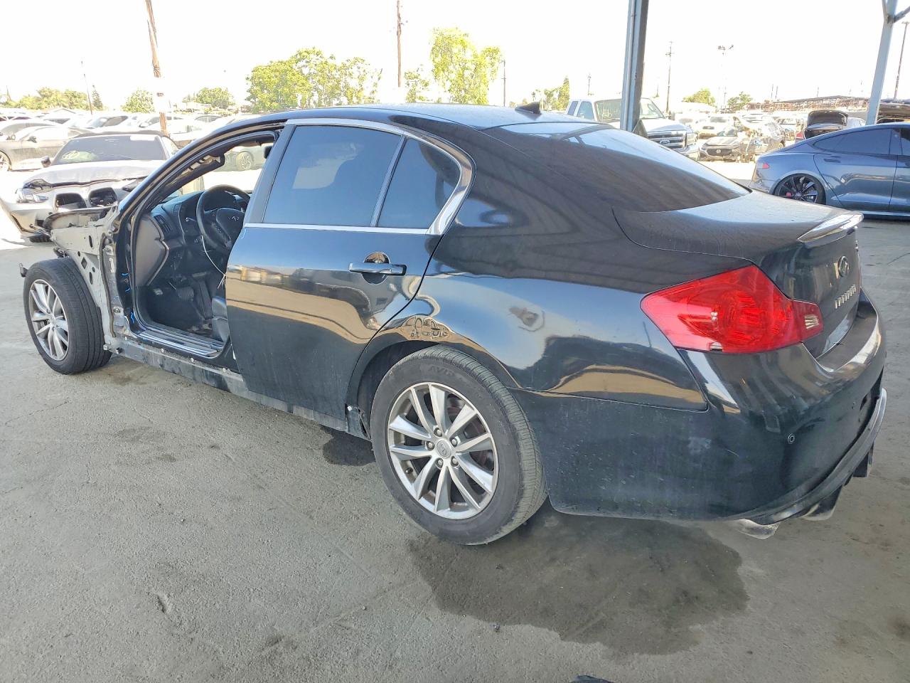 INFINITI G37 Journey