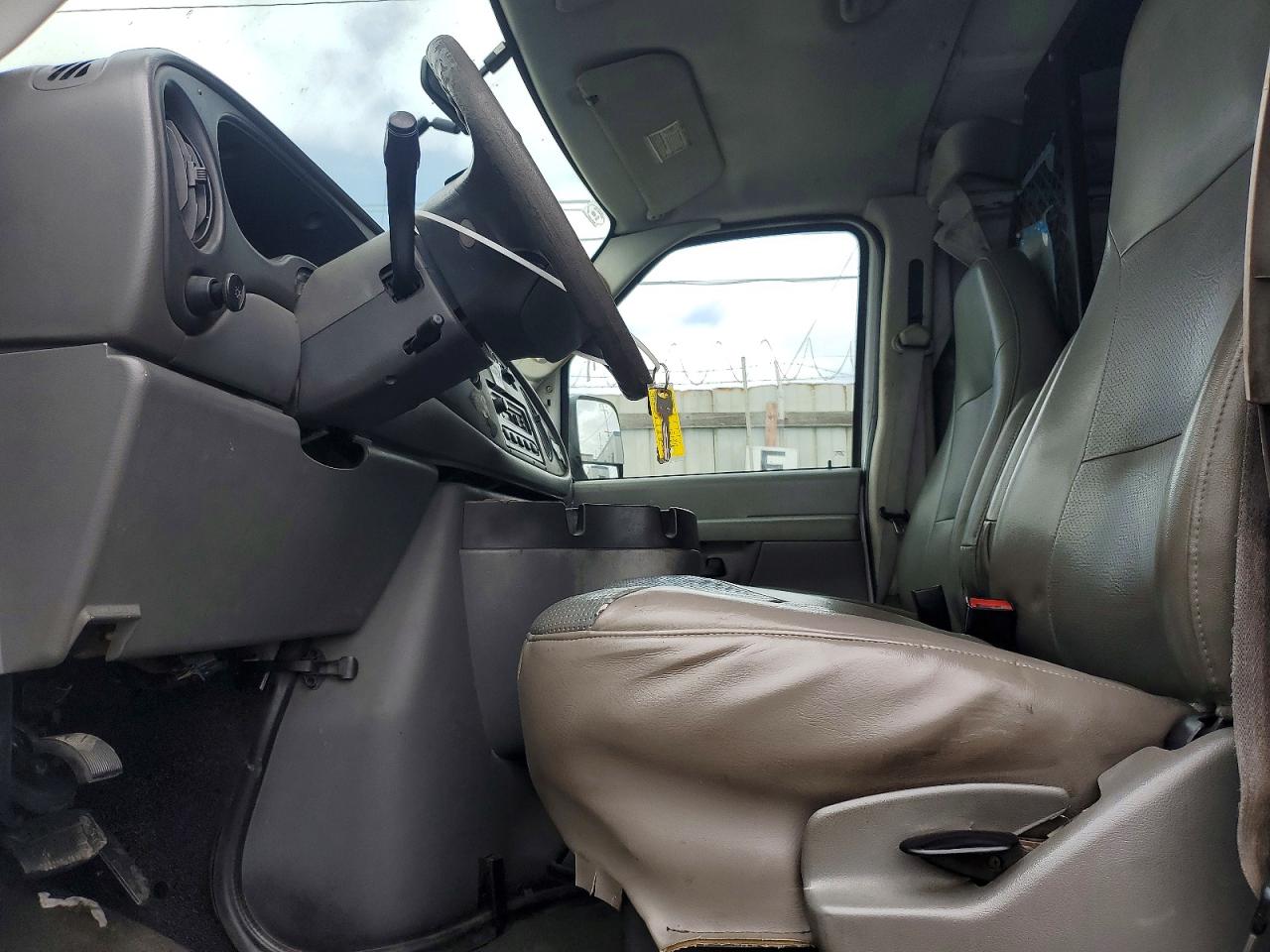 Ford Econoline E150 Van