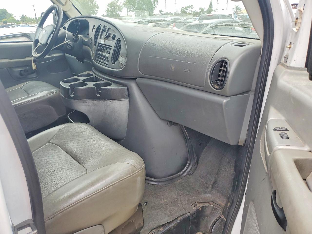 Ford Econoline E150 Van