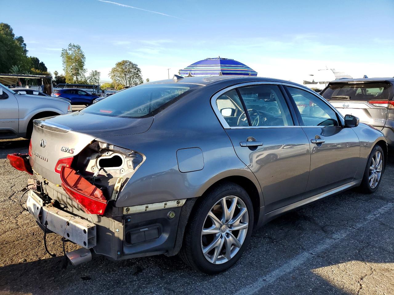 INFINITI G37 X