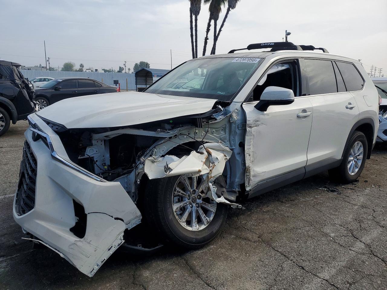 Salvage Toyota Grand Highlander Image