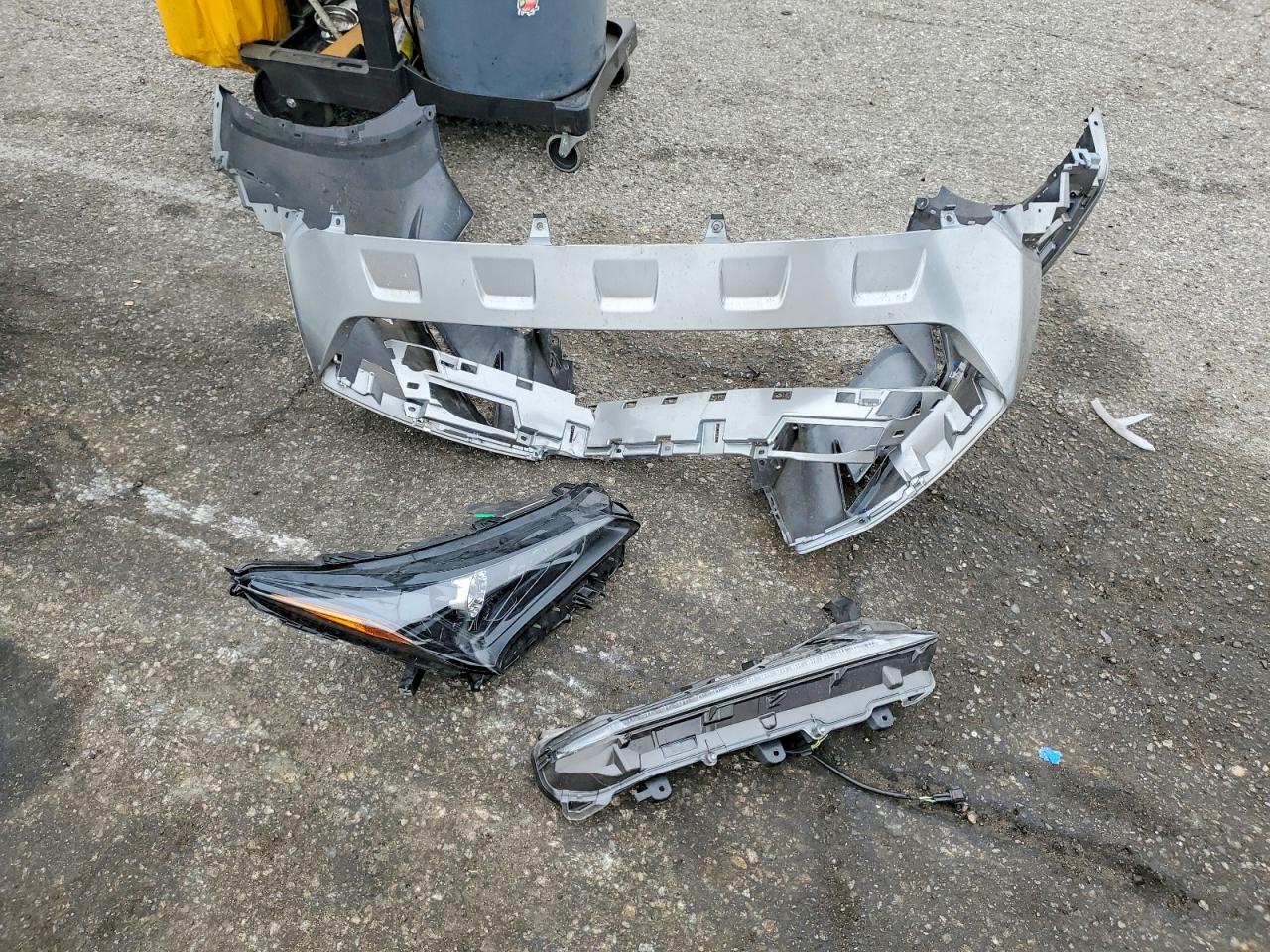 Lexus NX Base
