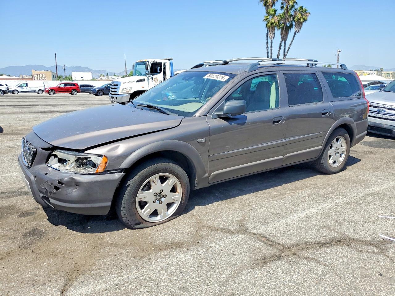 Salvage Volvo XC70 Image
