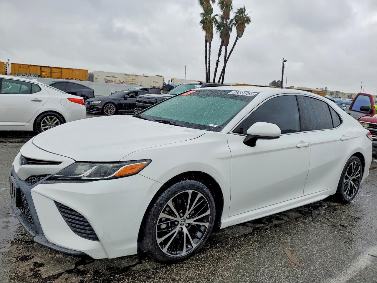 Salvage Toyota Camry Image