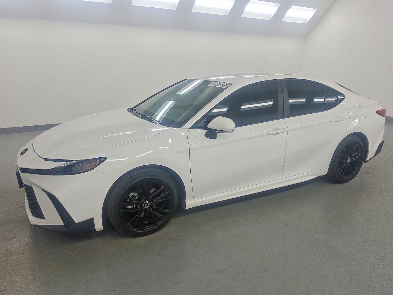 Salvage Toyota Camry Image