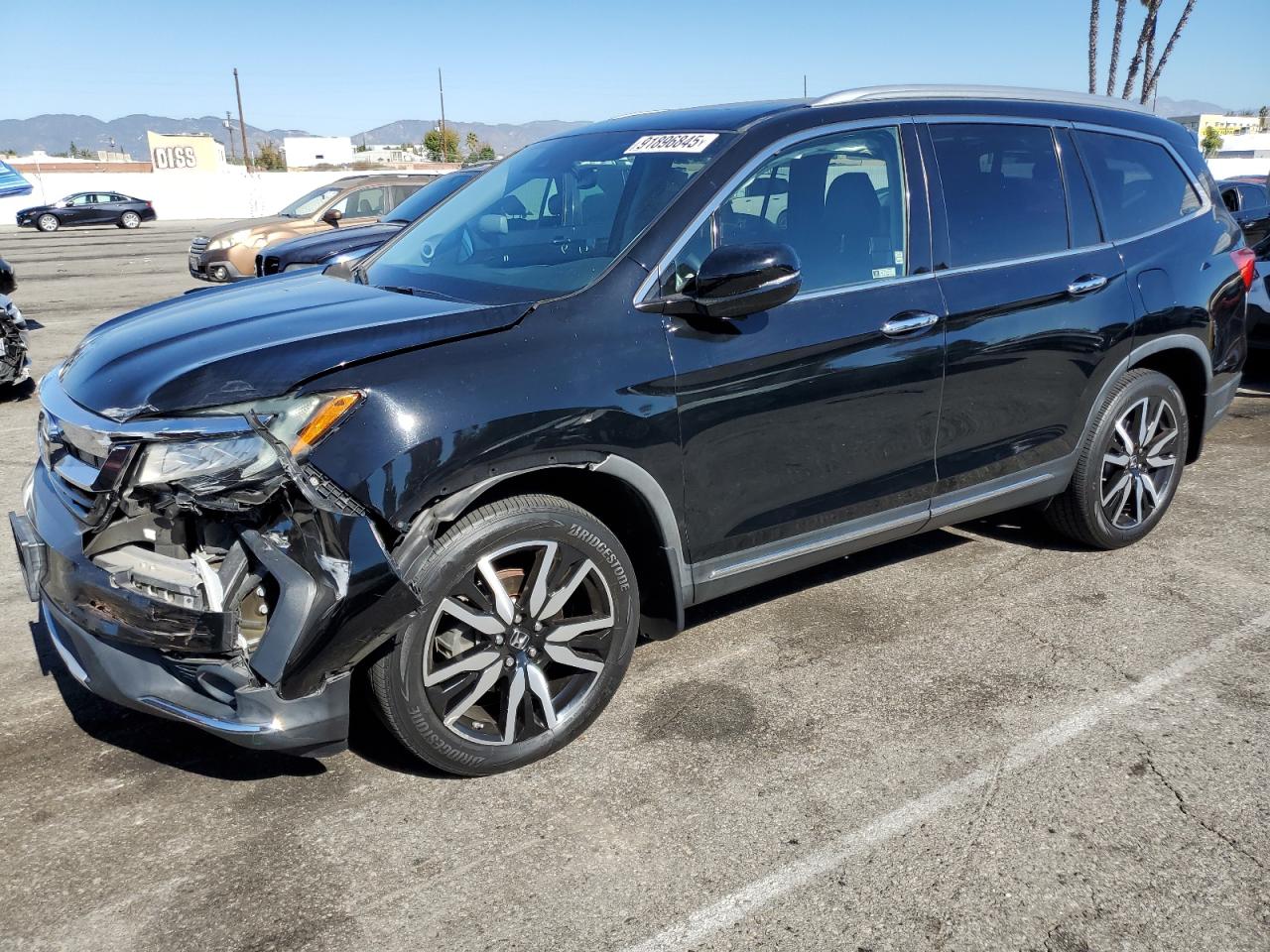 Salvage Honda Pilot Image