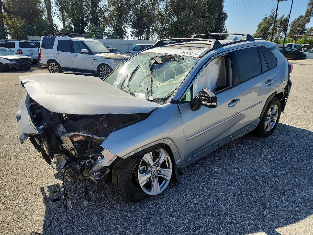 Salvage Toyota RAV4 Image