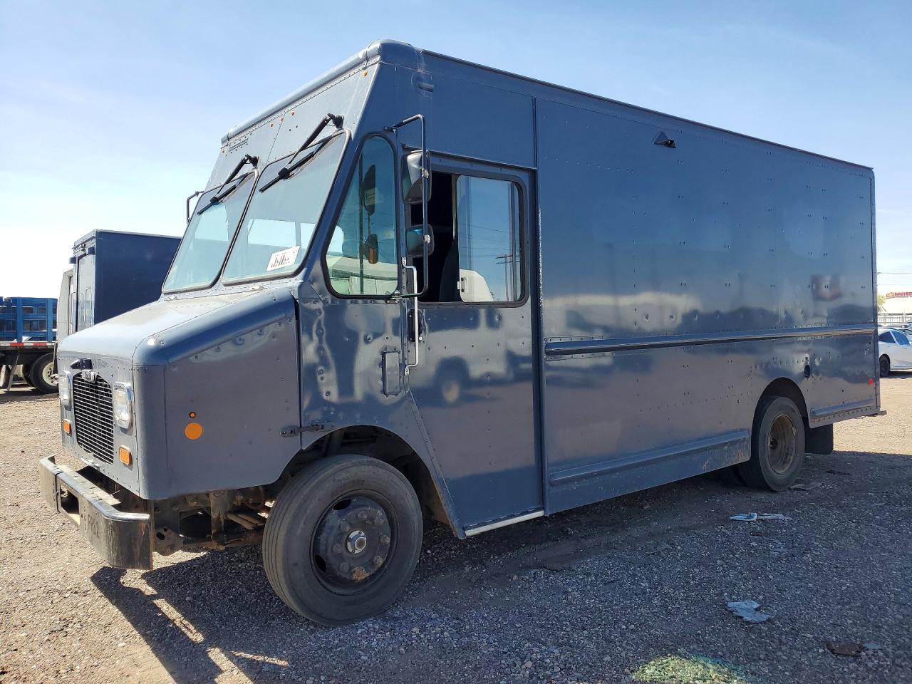 Salvage Freightliner Chassis Image