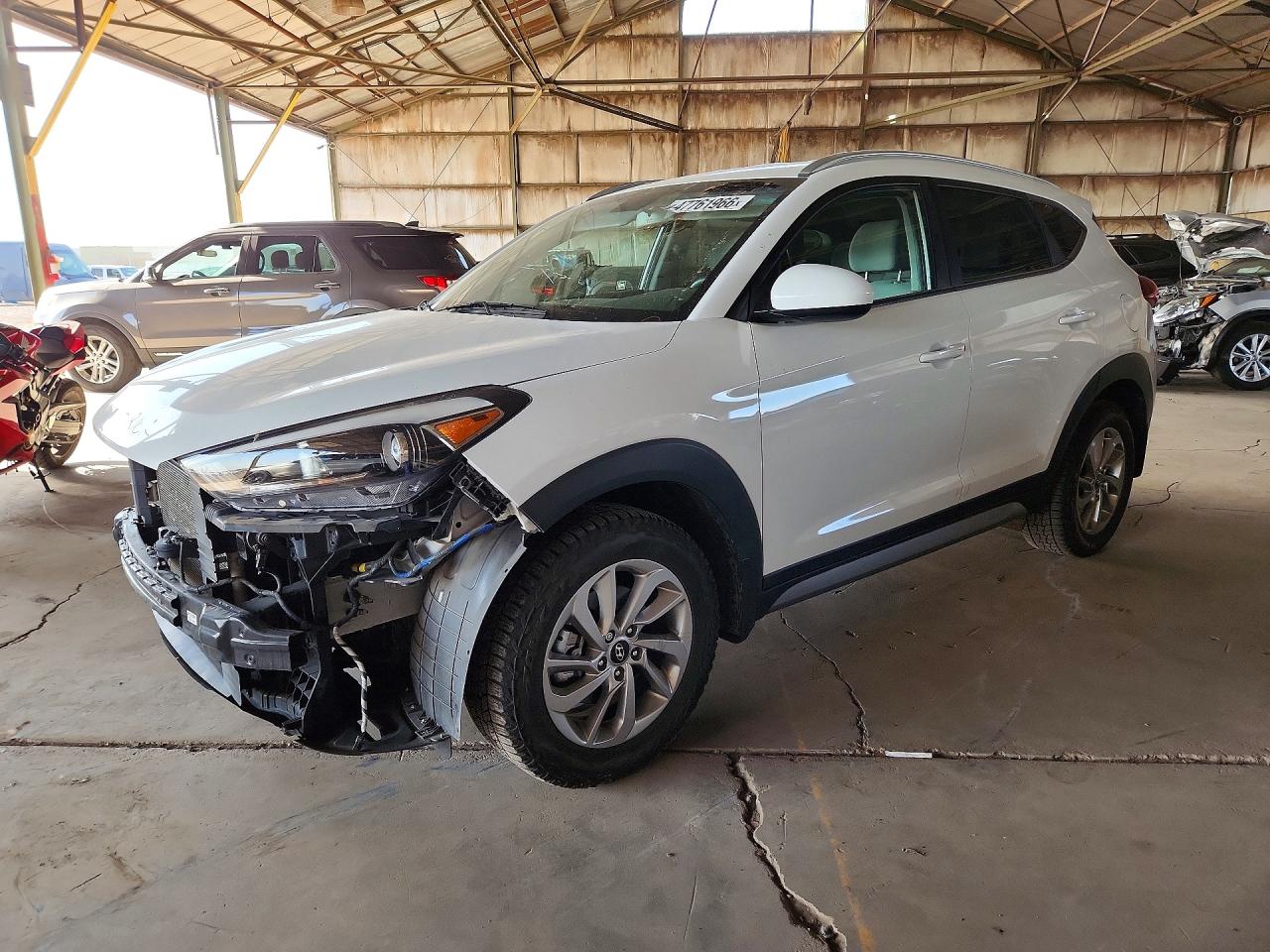 Salvage Hyundai TUCSON Image