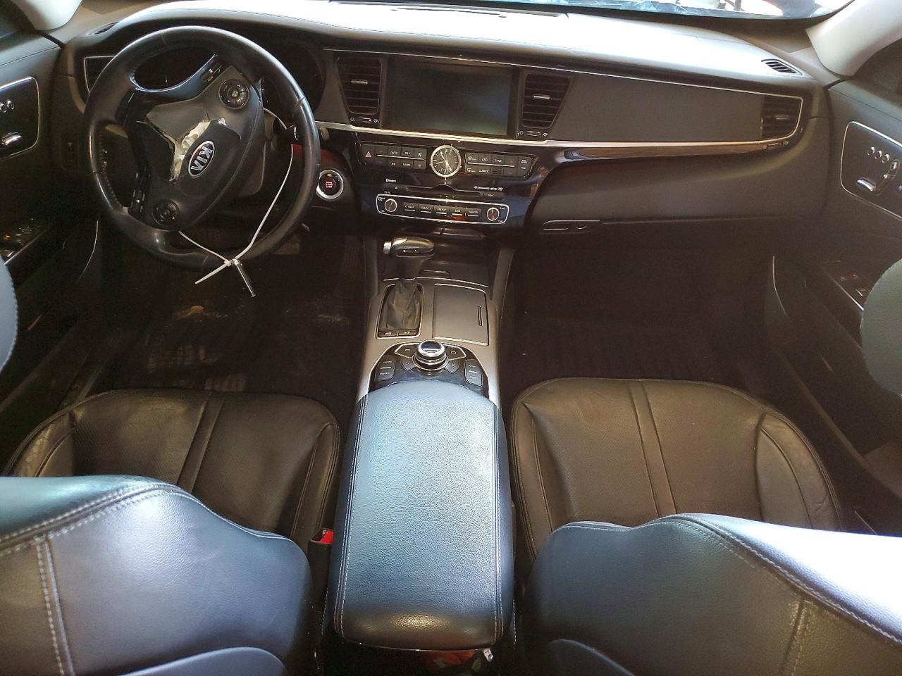 Kia K900 Premium