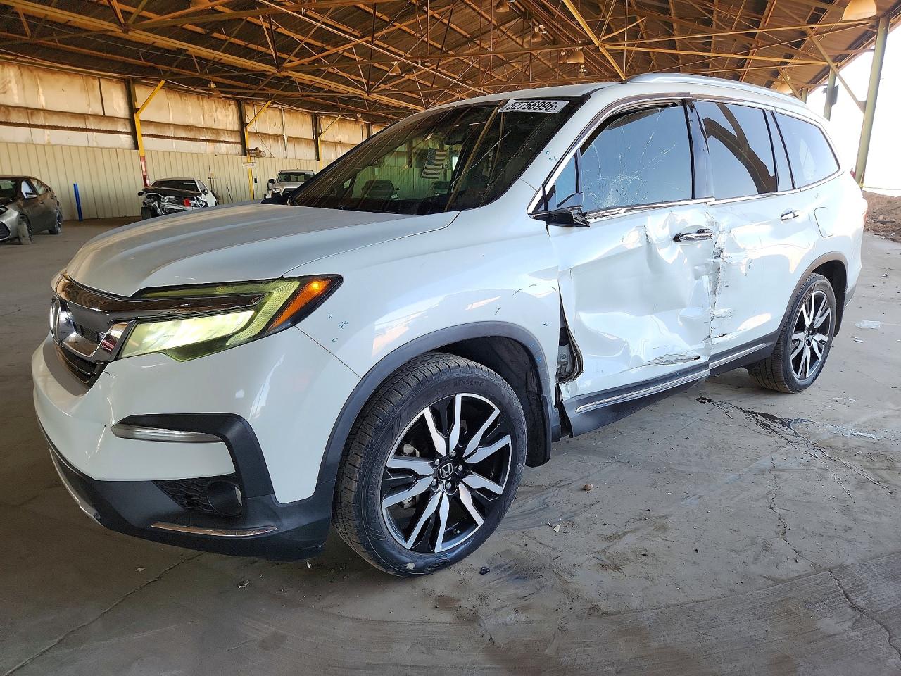 Salvage Honda Pilot Image