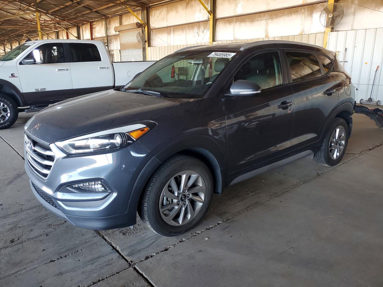 Salvage Hyundai TUCSON Image
