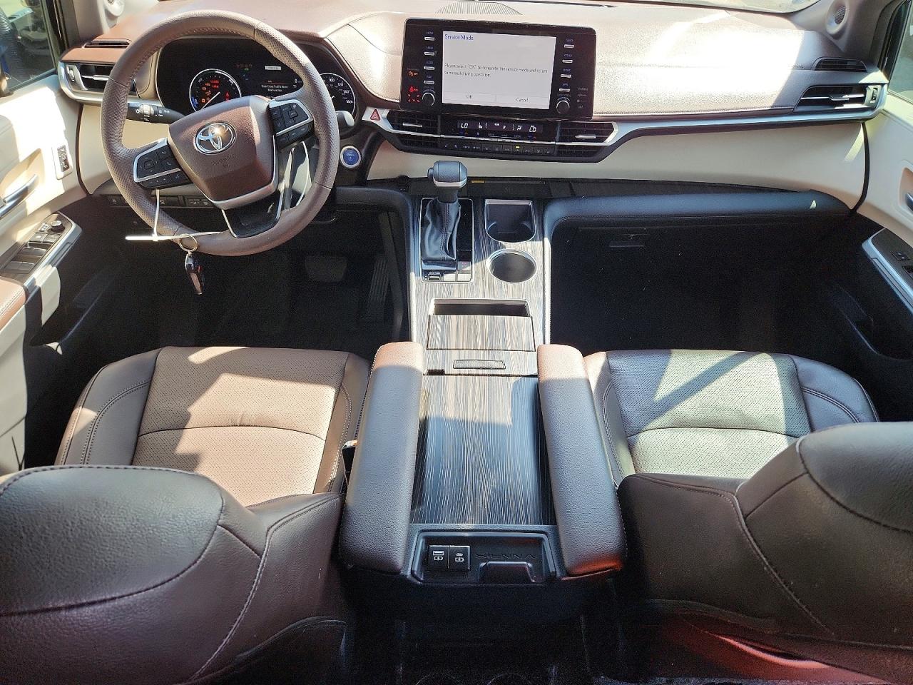 Toyota Sienna Platinum 7-passenger