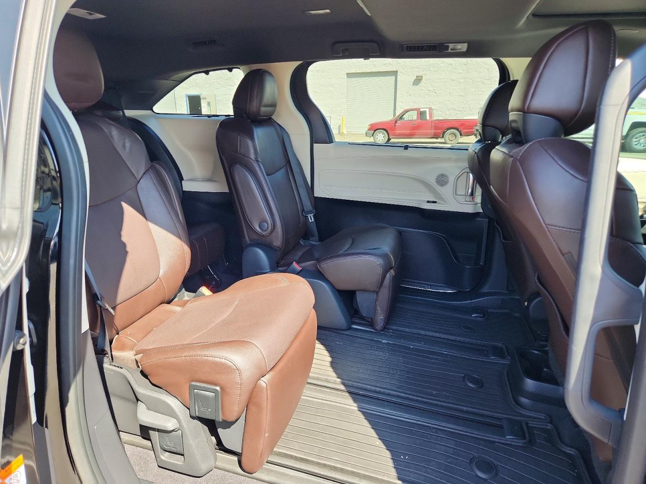 Toyota Sienna Platinum 7-passenger