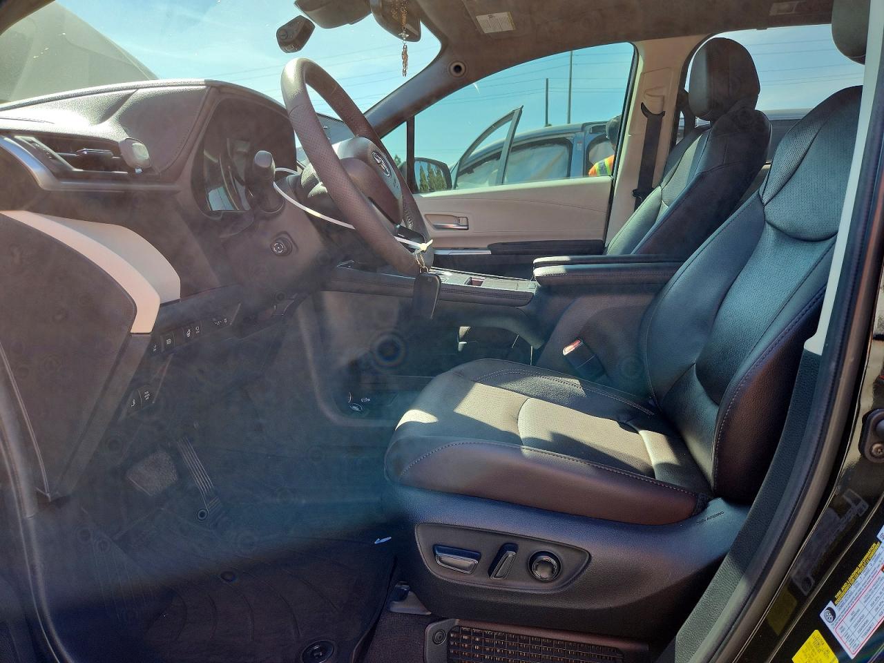 Toyota Sienna Platinum 7-passenger