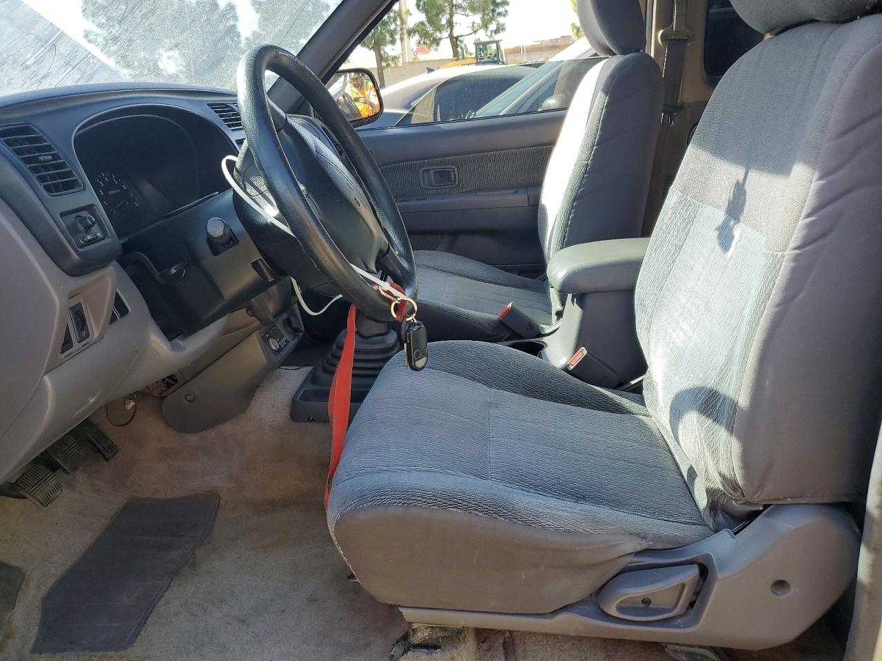 Nissan Frontier King Cab Xe