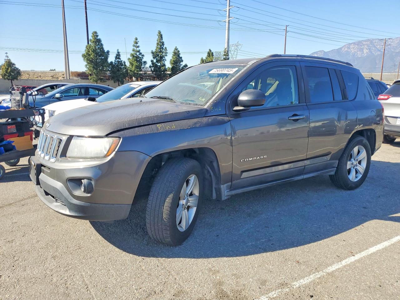 Salvage Jeep Compass Image