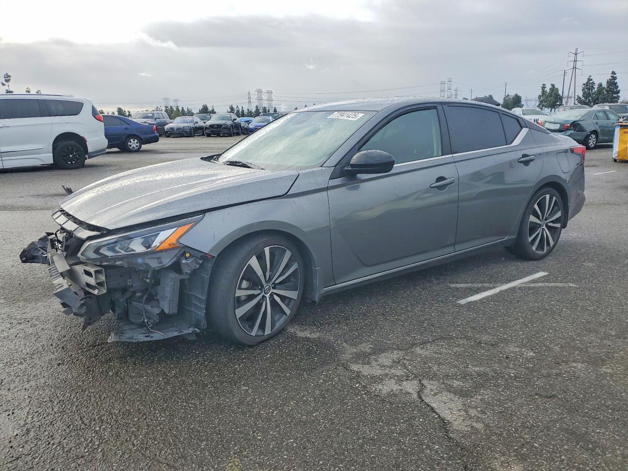 Salvage Nissan Altima Image