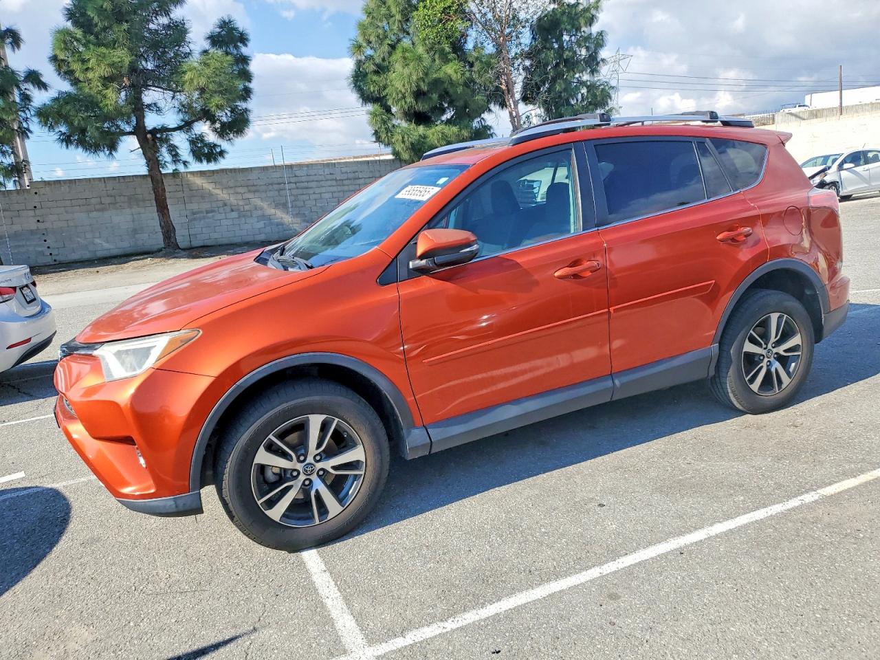 Salvage Toyota RAV4 Image