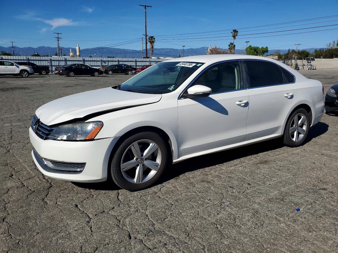 Salvage Volkswagen Passat Image
